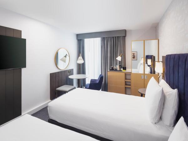 DoubleTree by Hilton Manchester Piccadilly : photo 6 de la chambre chambre avec 2 grands lits queen-size 