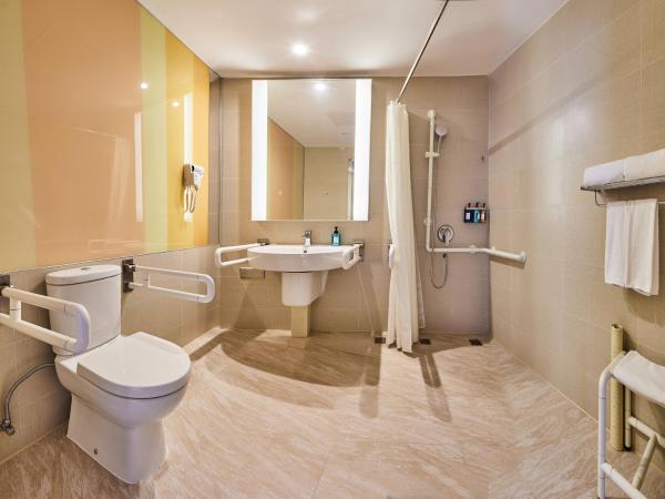 Holiday Inn Express Shanghai Zhenping, an IHG Hotel : photo 3 de la chambre suite lit queen-size 1 chambre