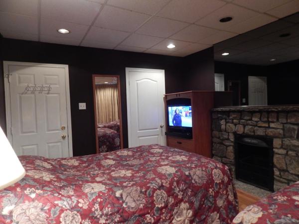 Nox Hostel : photo 1 de la chambre chambre lits jumeaux avec salle de bains privative