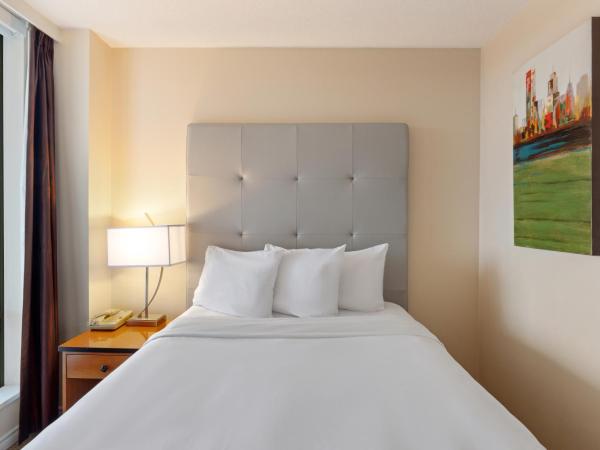 Executive Hotel Vancouver Airport : photo 9 de la chambre suite 1 chambre