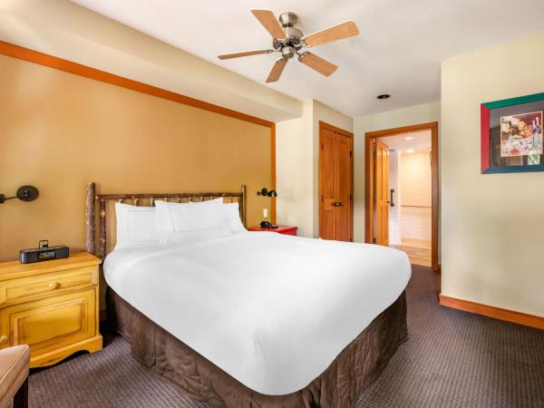 Hilton Grand Vacations Club Whistler : photo 2 de la chambre one-bedroom queen suite with roll-in shower