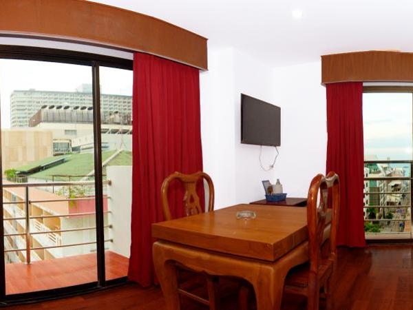 Highfive Hotel Pattaya : photo 1 de la chambre grande chambre double