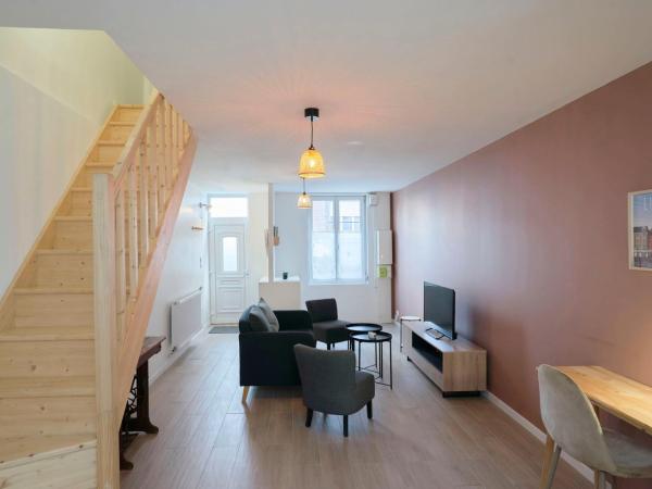 House in Lille near Euratech private terrace. : photo 3 de la chambre maison de vacances