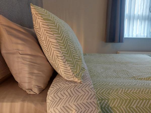 Lawnbrook Town House : photo 2 de la chambre chambre lit king-size