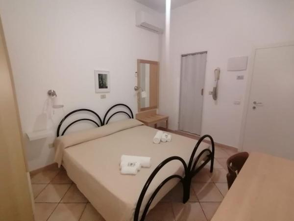 HOTEL VILLA SANTANNA : photo 4 de la chambre chambre double Économique