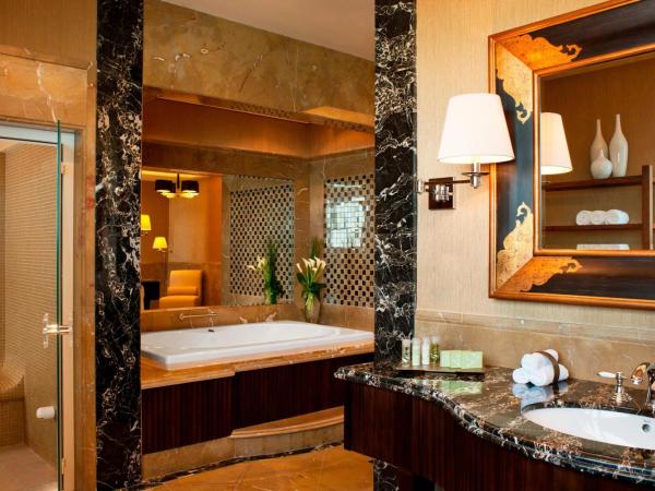 The Westin Dubai Mina Seyahi Beach Resort and Waterpark : photo 7 de la chambre suite supérieure - vue sur mer