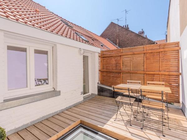 2 BR house w/ terrace, near train stations & metro : photo 2 de la chambre maison de vacances