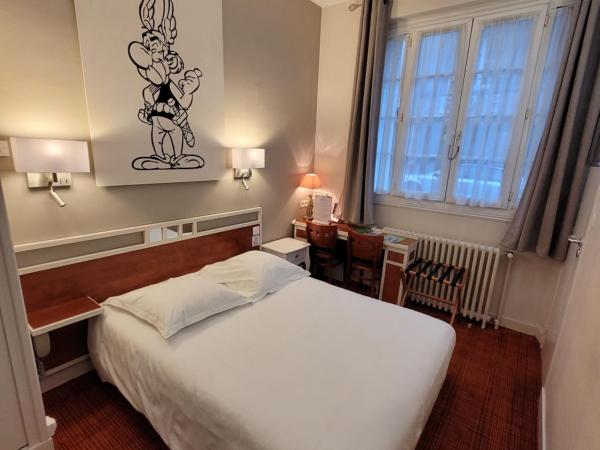 Logis Hôtel Restaurant LE MONARQUE : photo 2 de la chambre chambre double Économique