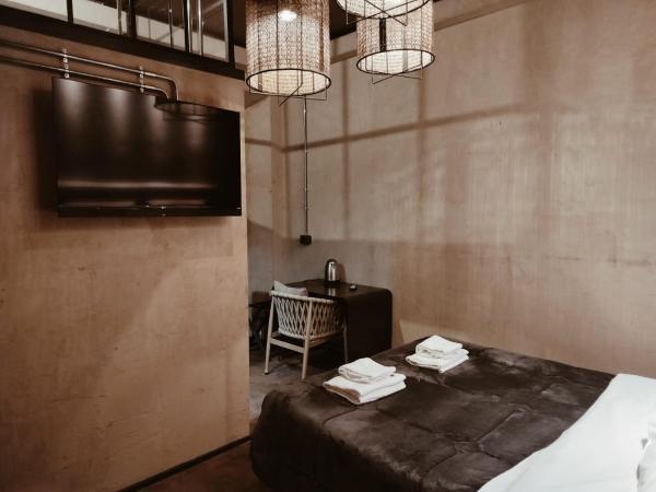 Hostel 7 : photo 8 de la chambre chambre double ou lits jumeaux supérieure