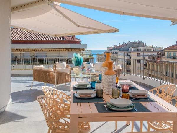 Résidence Hôtelière Chambord au coeur de Menton - entièrement rénovée : photo 6 de la chambre penthouse