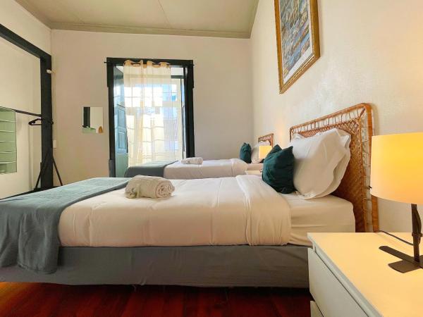 Algarve HOSTEL : photo 4 de la chambre chambre familiale avec salle de bains commune