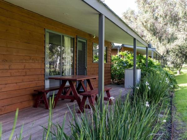 Marion Holiday Park : photo 1 de la chambre creek side villa (5 guests)