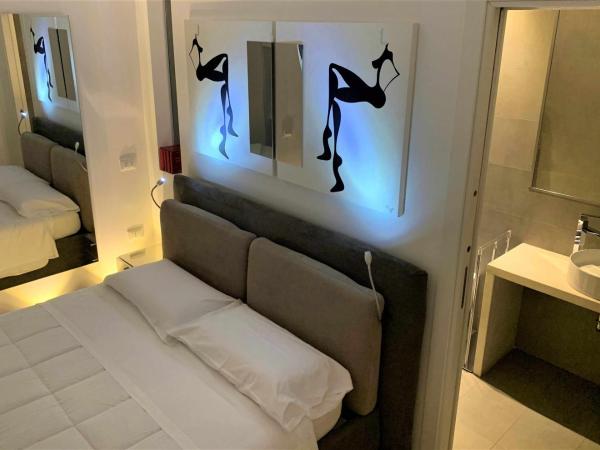 CeO LUXURY SUITE DI CAGLIARI : photo 7 de la chambre chambre lit king-size standard