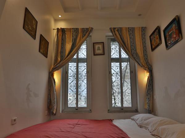 Dar Souad : photo 3 de la chambre chambre double avec salle de bains privative