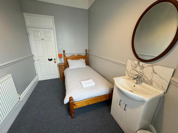The Elms Guest House Bristol : photo 1 de la chambre chambre simple avec salle de bains commune