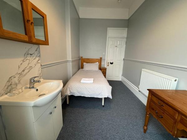The Elms Guest House Bristol : photo 3 de la chambre chambre simple avec salle de bains commune