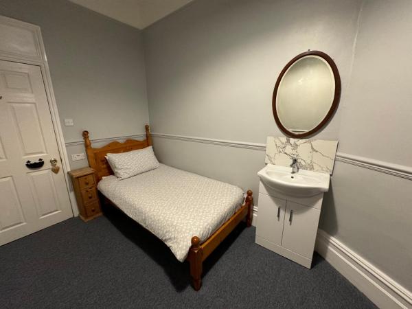 The Elms Guest House Bristol : photo 4 de la chambre chambre simple avec salle de bains commune