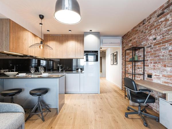 Otyńska Point Apartamenty Prestige : photo 5 de la chambre studio avec terrasse