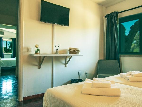 Pine House - Faro Airport, Beach and City Center : photo 4 de la chambre chambre double standard avec salle de bains commune