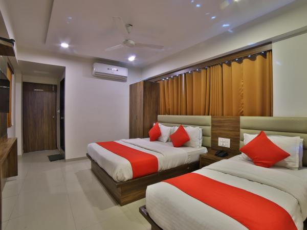 Hotel Sunstar Inn : photo 5 de la chambre chambre triple