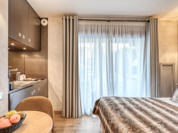 Les Loges Blanches : photo 1 de la chambre chambre double avec terrasse