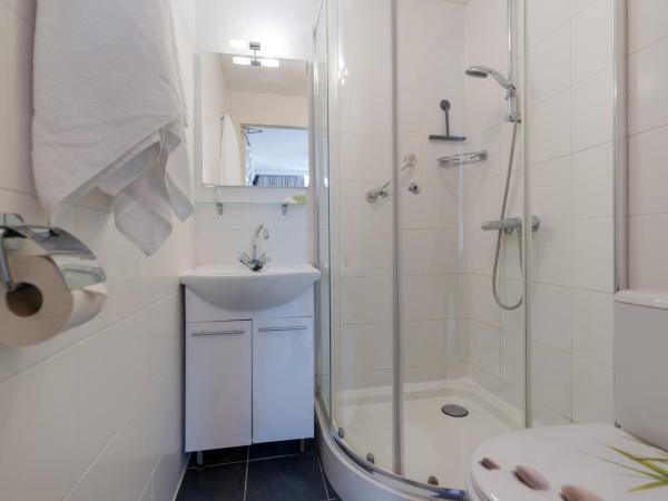 Hotel Orion : photo 2 de la chambre chambre double avec salle de bains privative