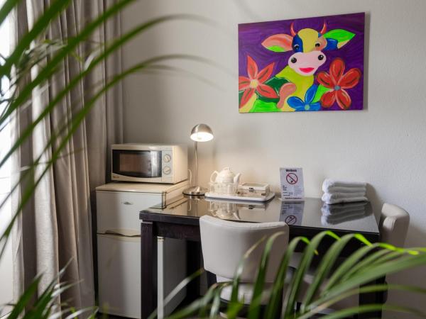 Hotel Orion : photo 3 de la chambre chambre double avec salle de bains privative