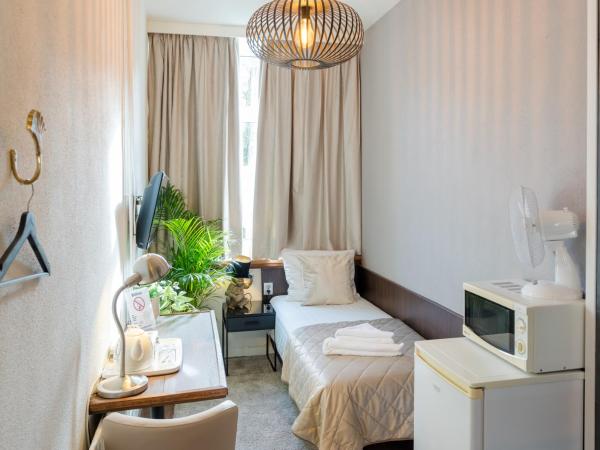 Hotel Orion : photo 3 de la chambre chambre simple avec salle de bains privative