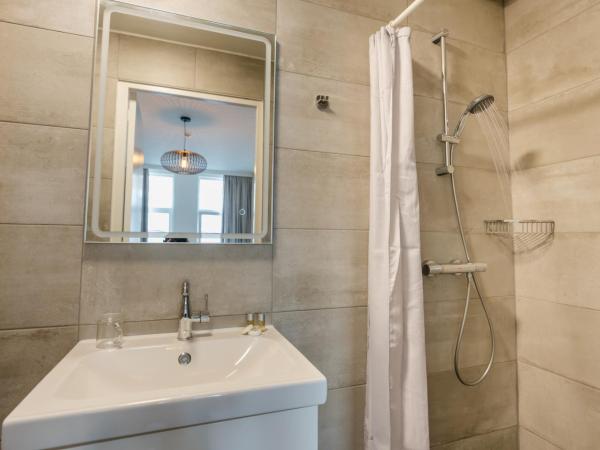 Hotel Orion : photo 5 de la chambre chambre double avec salle de bains privative