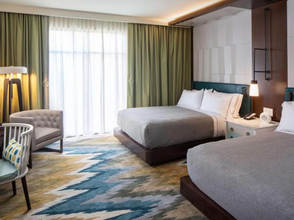 Canopy By Hilton Charlotte SouthPark : photo 2 de la chambre premium queen room with two queen beds - hearing/mobility accessible