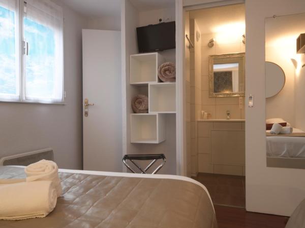 Hotel Arc-En-Ciel Colmar Contact Hotel : photo 6 de la chambre chambre triple avec baignoire