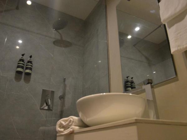 b&b le 4 leggende : photo 8 de la chambre chambre double deluxe avec balcon