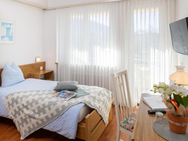 Hotel Rondinella Locarno : photo 4 de la chambre chambre simple confort avec balcon