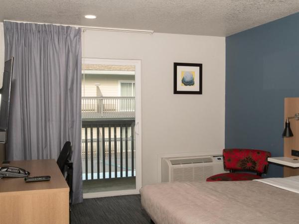 Quality Inn Portland Airport PDX : photo 5 de la chambre deluxe king with balcony - non smoking