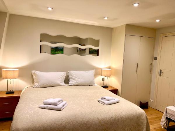 Georgiana's Guesthouse : photo 2 de la chambre chambre double avec balcon