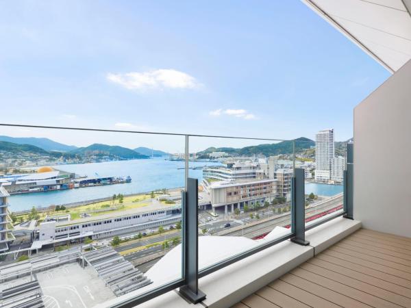 Nagasaki Marriott Hotel : photo 2 de la chambre premium double room with two double beds and harbor view