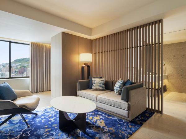 Nagasaki Marriott Hotel : photo 3 de la chambre chambre club lit king-size - accès au salon club