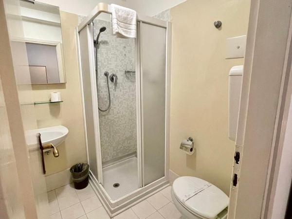 Hotel Canada : photo 2 de la chambre chambre lits jumeaux standard avec vue sur le canal