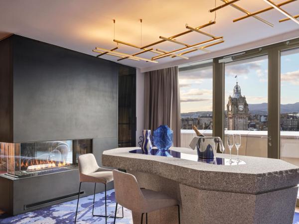 W Edinburgh : photo 2 de la chambre extreme wow king suite with city view