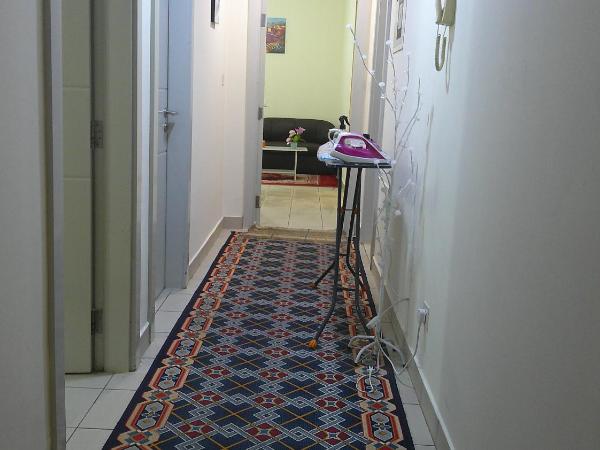 Ruby Star Hostel Dubai F2 : photo 2 de la chambre chambre familiale avec salle de bains commune