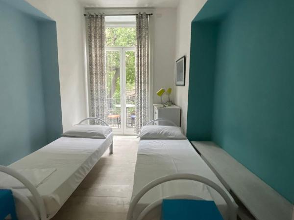 Balarm Hostel - Youth Hostel age limit 18-50 : photo 1 de la chambre chambre lits jumeaux