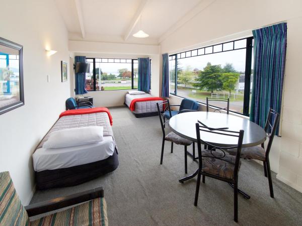 Ambassador Thermal Motel : photo 2 de la chambre appartement 1 chambre