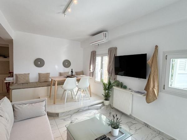 Amperian Mykonos Suites & Villas : photo 6 de la chambre appartement avec jacuzzi - vue sur mer