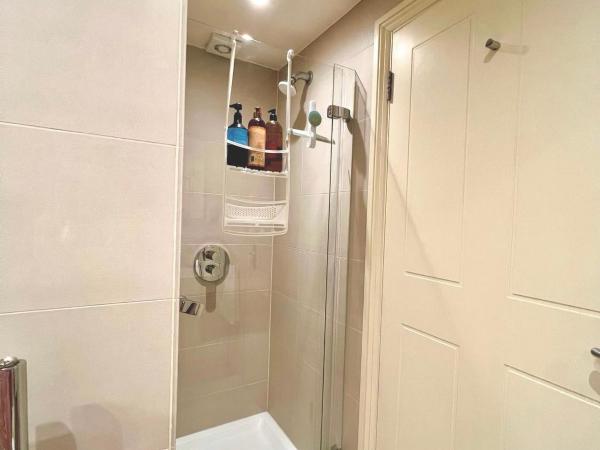 Georgiana's Guesthouse : photo 4 de la chambre chambre double avec balcon