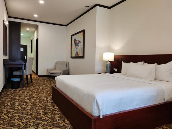Riviera Suites Melaka : photo 5 de la chambre suite deluxe avec lit king-size