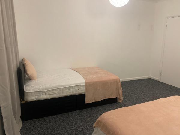 Warren Street Guest House : photo 7 de la chambre chambre quadruple