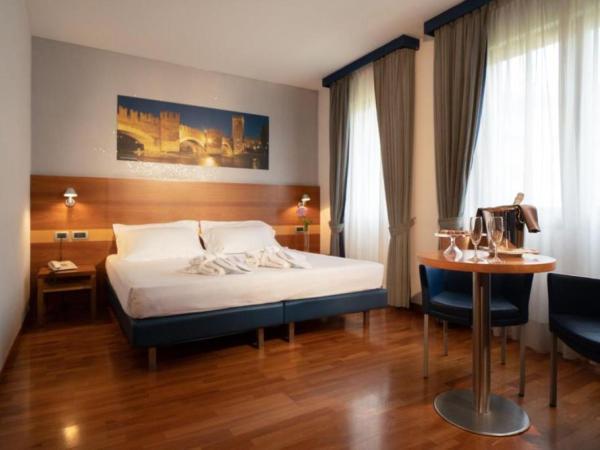 Best Western Hotel Fiera Verona : photo 1 de la chambre chambre lit king-size supérieur avec balcon - non-fumeurs