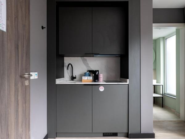 numa l Saga Apartments : photo 4 de la chambre medium studio with kitchenette