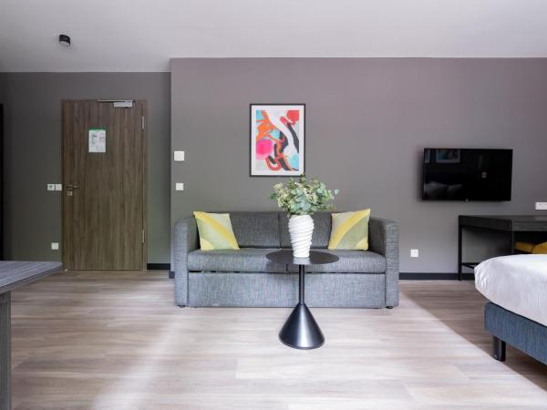 numa l Saga Apartments : photo 5 de la chambre extra large studio with kitchenette and sofa bed