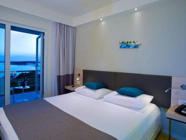 Park Plaza Belvedere Medulin : photo 6 de la chambre chambre double ou lits jumeaux supérieure avec balcon - côté mer